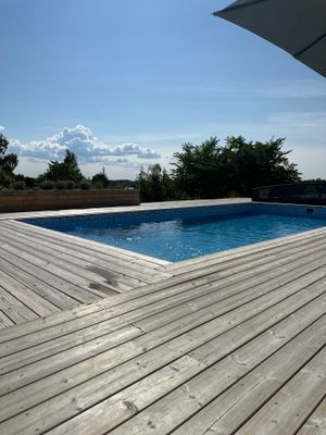 Bild 3 på 2-plansvilla med pool ett stenkast från bad