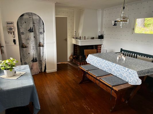 Hyr denna stuga i Åkersberga på 55 m². 6-9 sängplatser. Pris ej tillgängligt. Se bilder och tillgänglighet här.