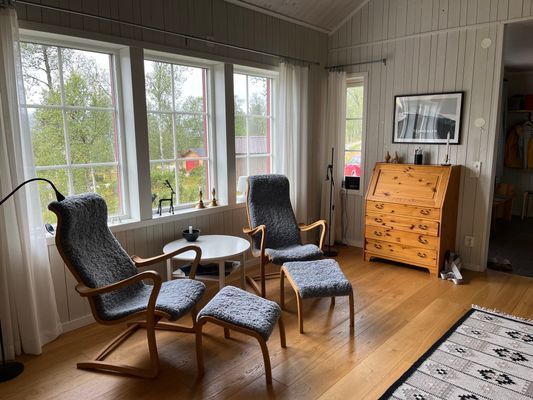 Hyr denna stuga i Tänndalen på 94 m². 8 sängplatser. Från 16 000 kr per vecka. Se bilder och tillgänglighet här.