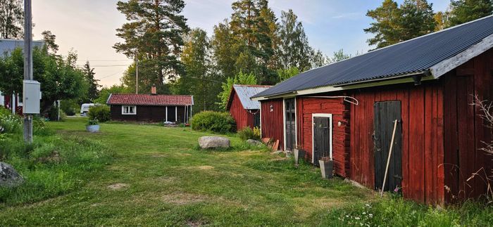 Hyr denna stuga i Ludvika på 90 m². 3-4 sängplatser. 6 000 - 10 000 kr per vecka. Se bilder och tillgänglighet här.