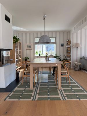 Stor villa centralt nära havet