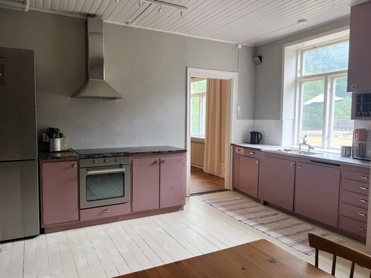 Bild 4 på Stor lägenhet med radhuskänsla på Österlen!