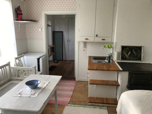 Hyr denna stuga i Siljansnäs på 15 m². 2 sängplatser. Från 3 500 kr per vecka. Se bilder och tillgänglighet här.