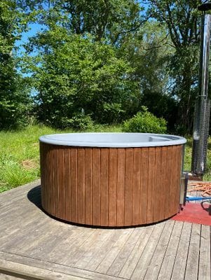 Stort hus m gästhus o badtunna i lummig trädgård - Bild 18
