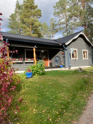 Trevlig timmerstuga i underbar natur - Bild 11