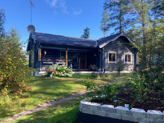 Trevlig timmerstuga i underbar natur