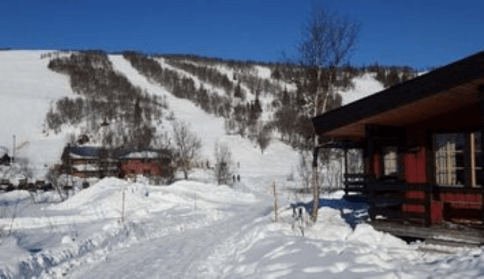 Hyr denna stuga i Storlien på 61 m². 6-8 sängplatser. 2 000 - 4 000 kr per vecka. Se bilder och tillgänglighet här.