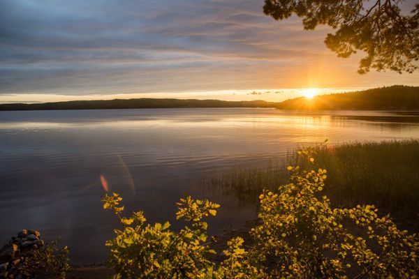 Strandstuga direkt vid sjökanten