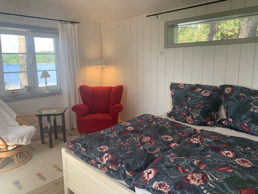 Strandstuga direkt vid sjökanten - Bild 8