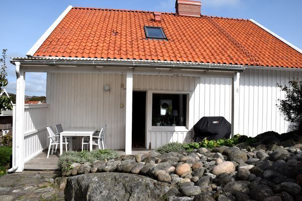 Hyr denna stuga i Bohuslän på 150 m². 9 sängplatser. Från 12 761 kr per vecka. Se bilder och tillgänglighet här.