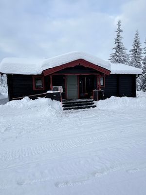 Hyr denna stuga i  på 50 m². 4 sängplatser. Pris ej tillgängligt. Se bilder och tillgänglighet här.