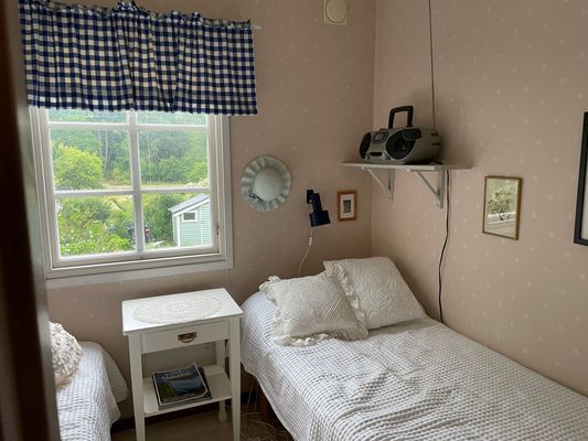 Mellanstora sovrummet