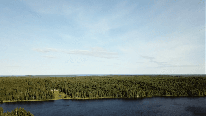 Här saktar tiden ner – din drömstuga vid vattnet