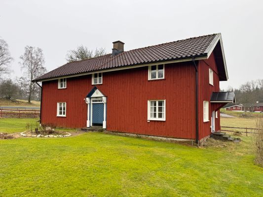 Historisk villa i vacker natur |SE08051