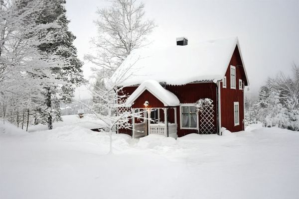 Torp i skogen med högt, tyst & soligt läge