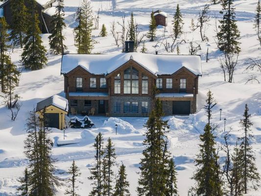 Hyr denna stuga i Vemdalen på 199 m². 10 sängplatser. 15 000 - 46 500 kr per vecka. Se bilder och tillgänglighet här.