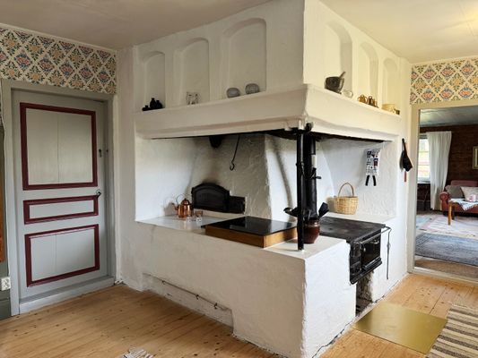 Hyr denna stuga i  på 170 m². 7 sängplatser. Från 7 097 kr per vecka. Se bilder och tillgänglighet här.