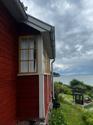 Stuga med fin utsikt över Bråviken, Kolmården