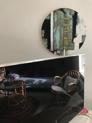 TV med broadcast. Det går att streama till ex. telefonen.