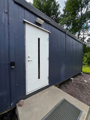Mysigt boende i skogsglänta - Bild 11