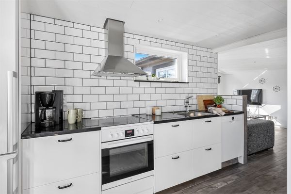 Nyhet! Avskilt nära bad i Djupvik - Bild 7
