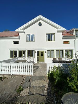 17 bäddar Herrgårds hus, 150m till strand och båt.