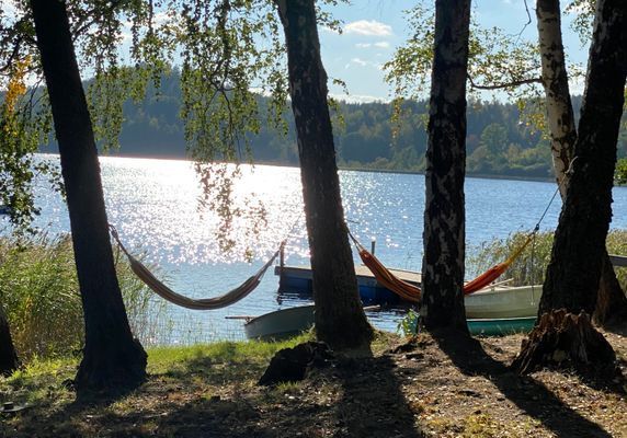 Bo på idyllisk bondgård | Nära sjö med fri båt - Bild 21