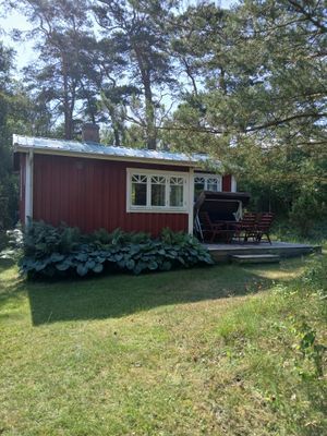 Mysig stuga på naturtomt