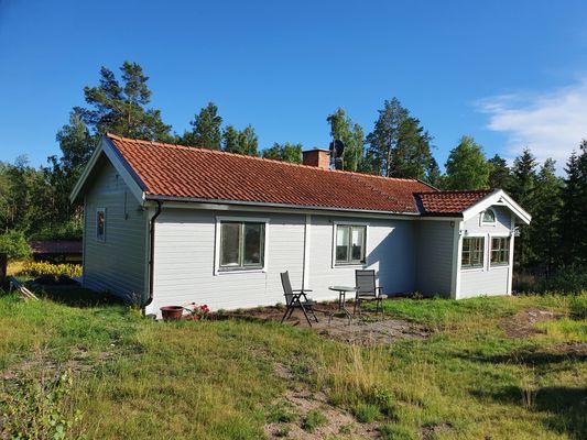 Nyrenoverat fritidshus i Håtö, mellan Norrtälje oc - Bild 13