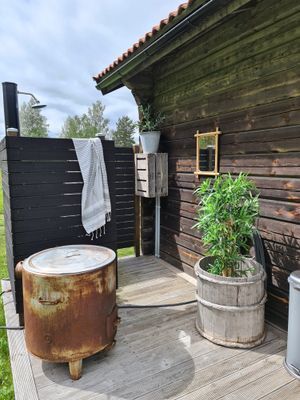 Stuga i naturskön omgivning. - Bild 7