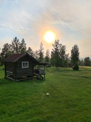 Stuga i naturskön omgivning. - Bild 13