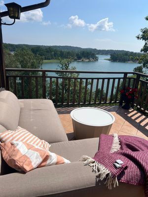 Hyr denna stuga i Nynäshamn på 55 m². 3-9 sängplatser. 16 000 - 29 000 kr per vecka. Se bilder och tillgänglighet här.