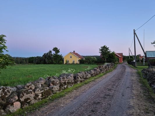 Charmiga Änglagård i Vänga