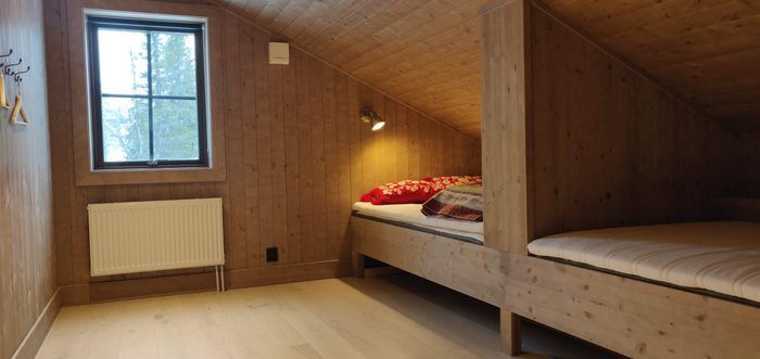 2 sovrum med 120+120 cm sängar