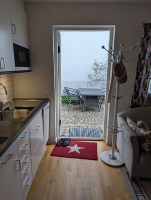 Fin lägenhet med uteplats, innanför murarna. - Bild 6