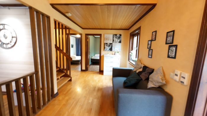 Stor villa med trädgård nära naturservat och sjöar - Bild 10