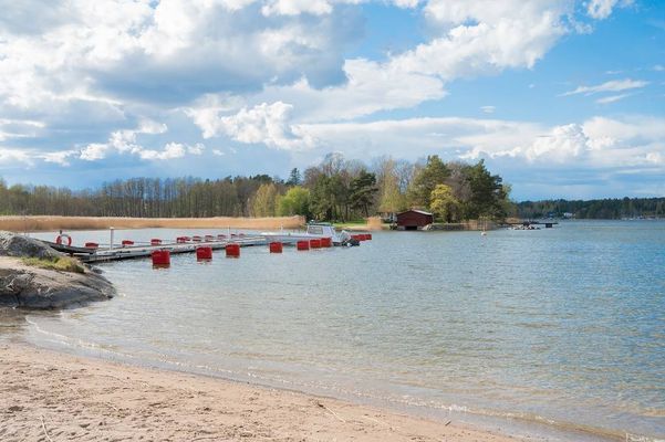 Skärgårdsidyll fyra minuter från vatten - Bild 6