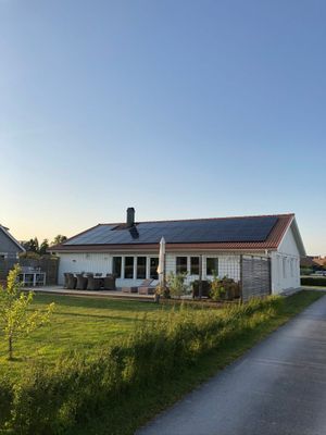 Hyr denna stuga i Vibble på 125 m². 8 sängplatser. 20 500 - 28 000 kr per vecka. Se bilder och tillgänglighet här.