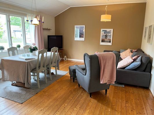 Bild 3 på Stuga med gångavstånd till Färjestaden | SE04040