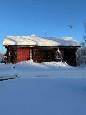 Mysig timmerstuga nära Romme Alpin
