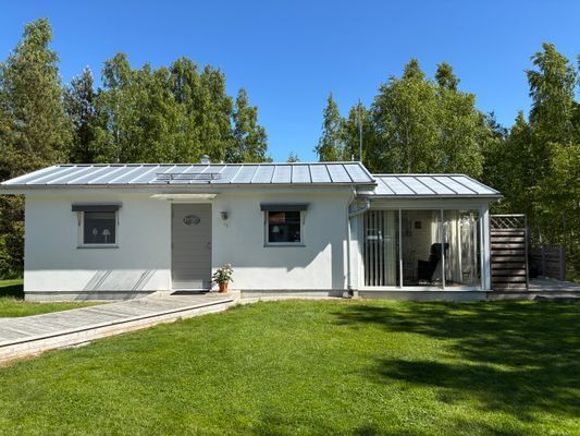 Gästhus, som nytt,  i Björkhaga, Gotland uthyres .