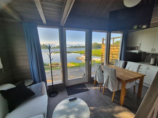 Stuga vid vattnet