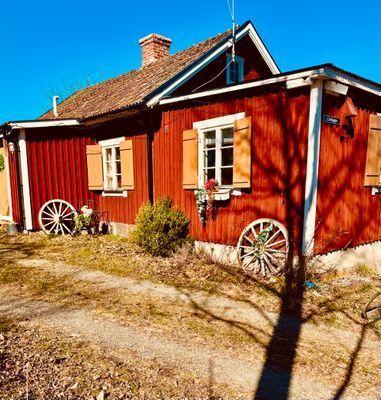Unikt sjötorp med egen brygga vackert beläget!