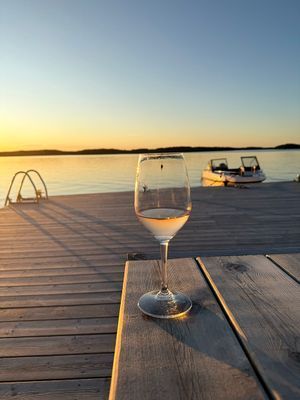 Hus med privat strand och brygga - Bild 9