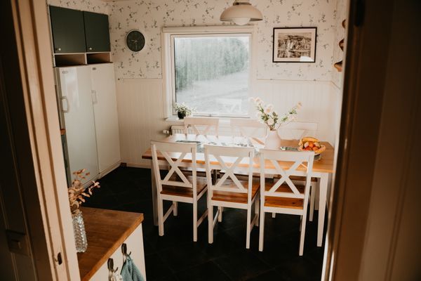 Charmigt fritidshus i skogsbrynet - Bild 11