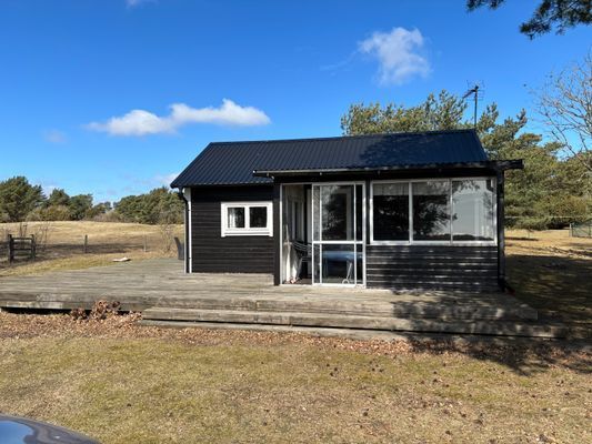 Hyr denna stuga i När på 45 m². 6 sängplatser. Från 10 000 kr per vecka. Se bilder och tillgänglighet här.