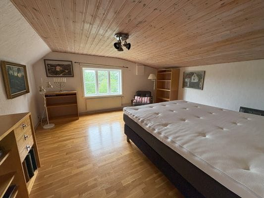 Charmigt hus på lantlig gård nära sjö och natur - Bild 7