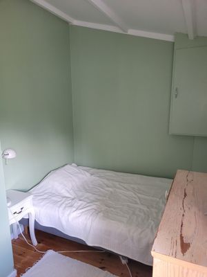 Trivsamt hus med plats för många nära havet - Bild 6