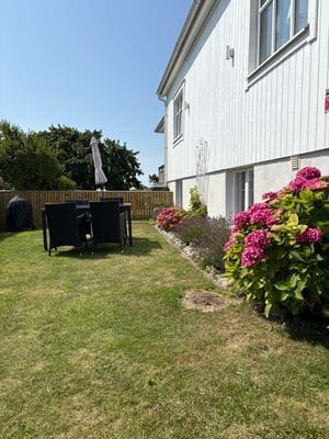 Sommarboende i lägenhet i villa nära fin badplats - Bild 17