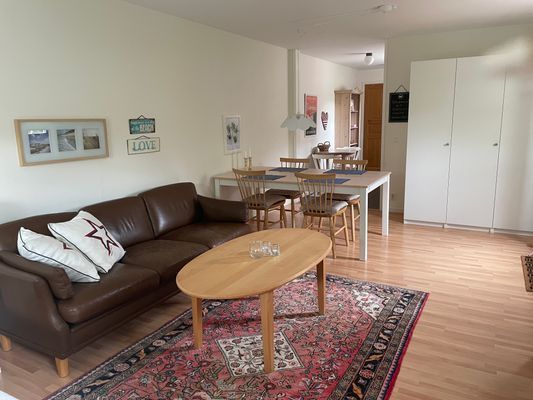Hyr denna stuga i Falsterbo på 40 m². 2 sängplatser. Från 8 500 kr per vecka. Se bilder och tillgänglighet här.